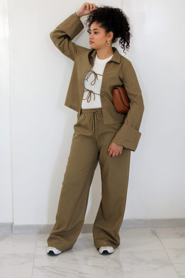 Chemise en lin à lacets